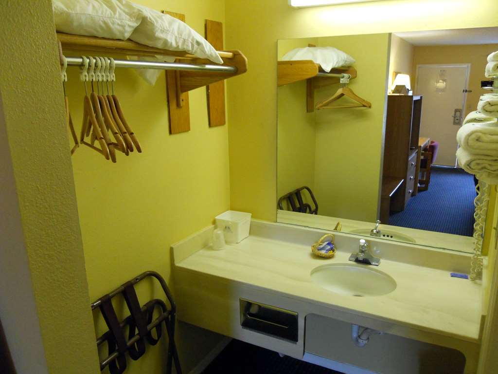 Americas Best Inn - Savannah Georgetown Ruang foto