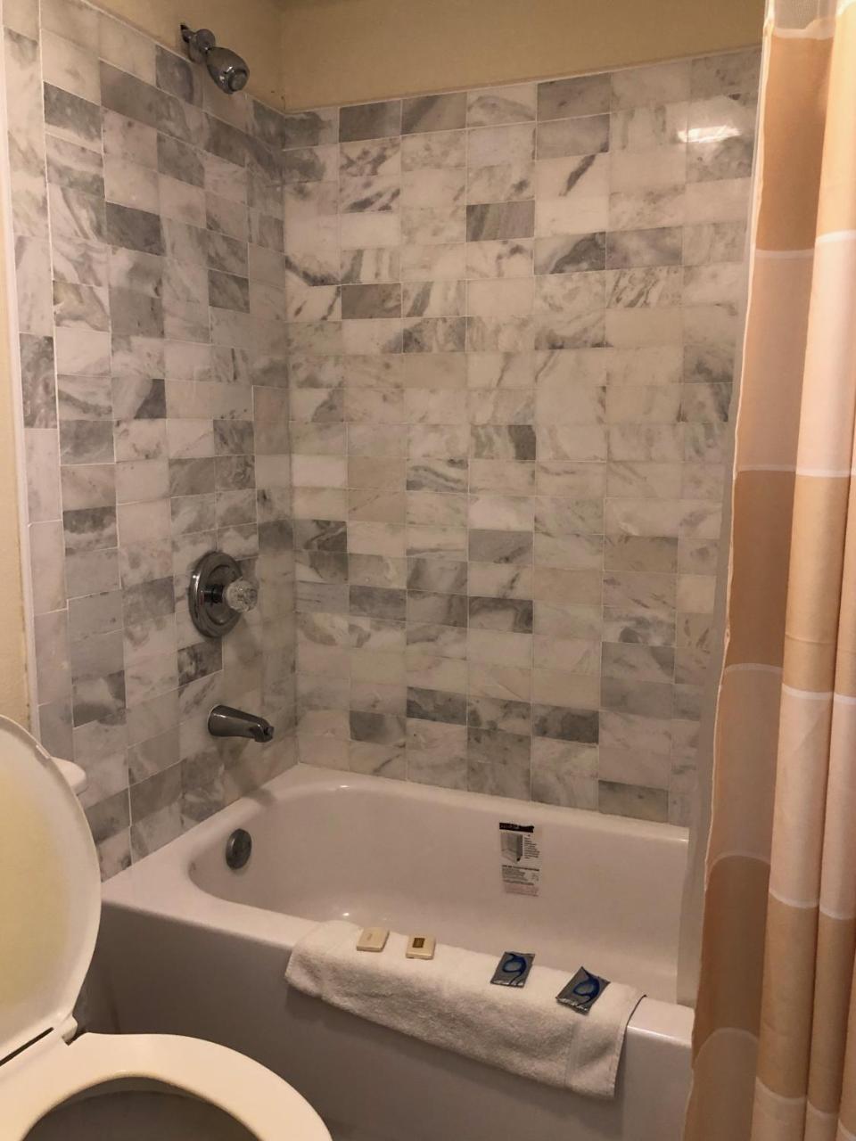 Americas Best Inn - Savannah Georgetown Bagian luar foto