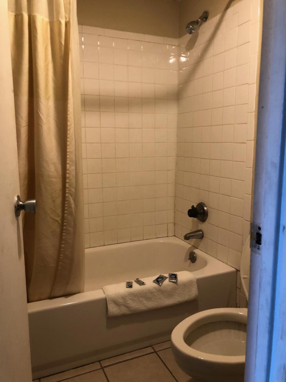 Americas Best Inn - Savannah Georgetown Bagian luar foto
