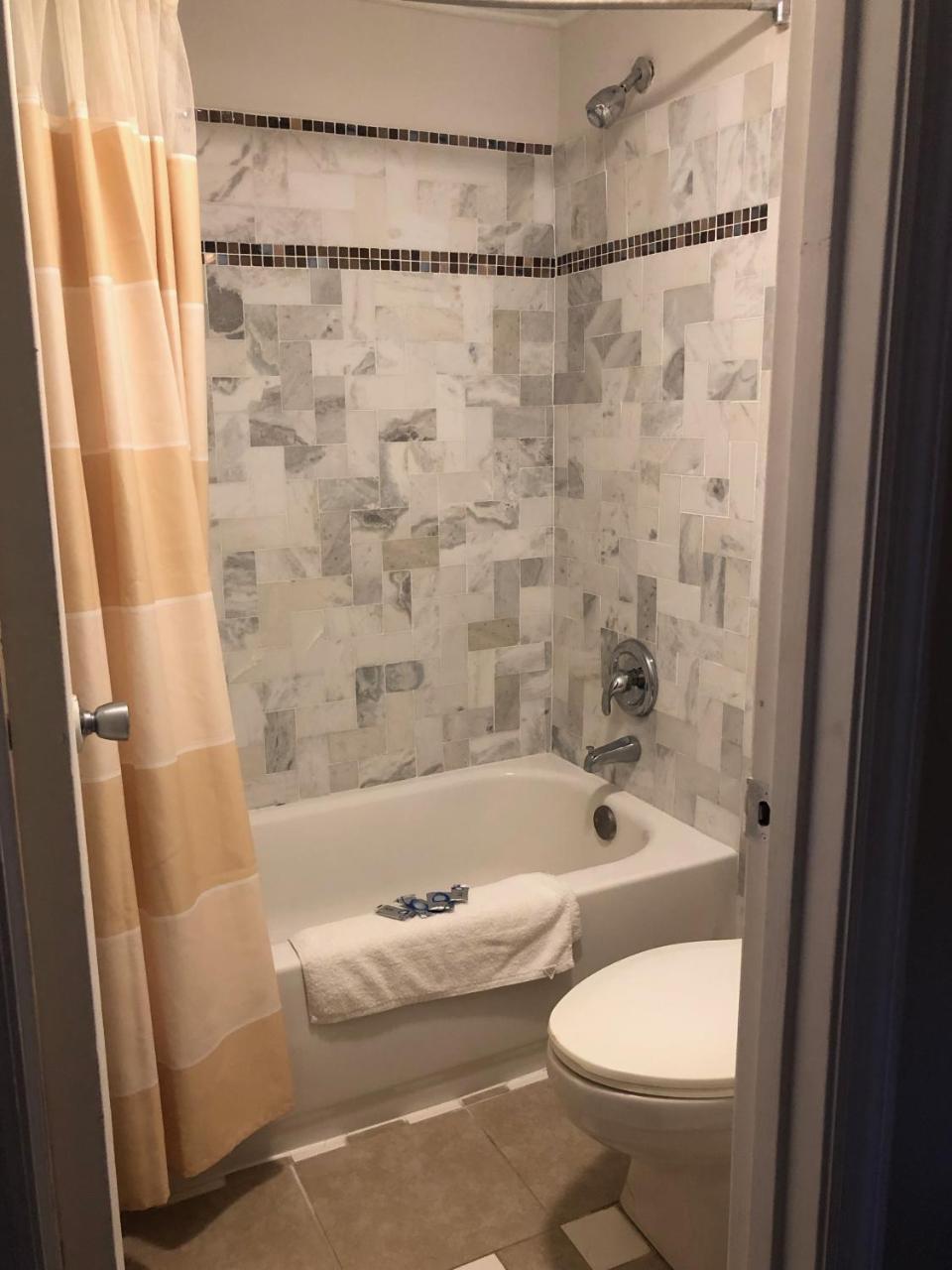 Americas Best Inn - Savannah Georgetown Bagian luar foto